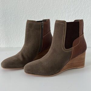 NWOB DIBA True Drum Roll Wedge Booties